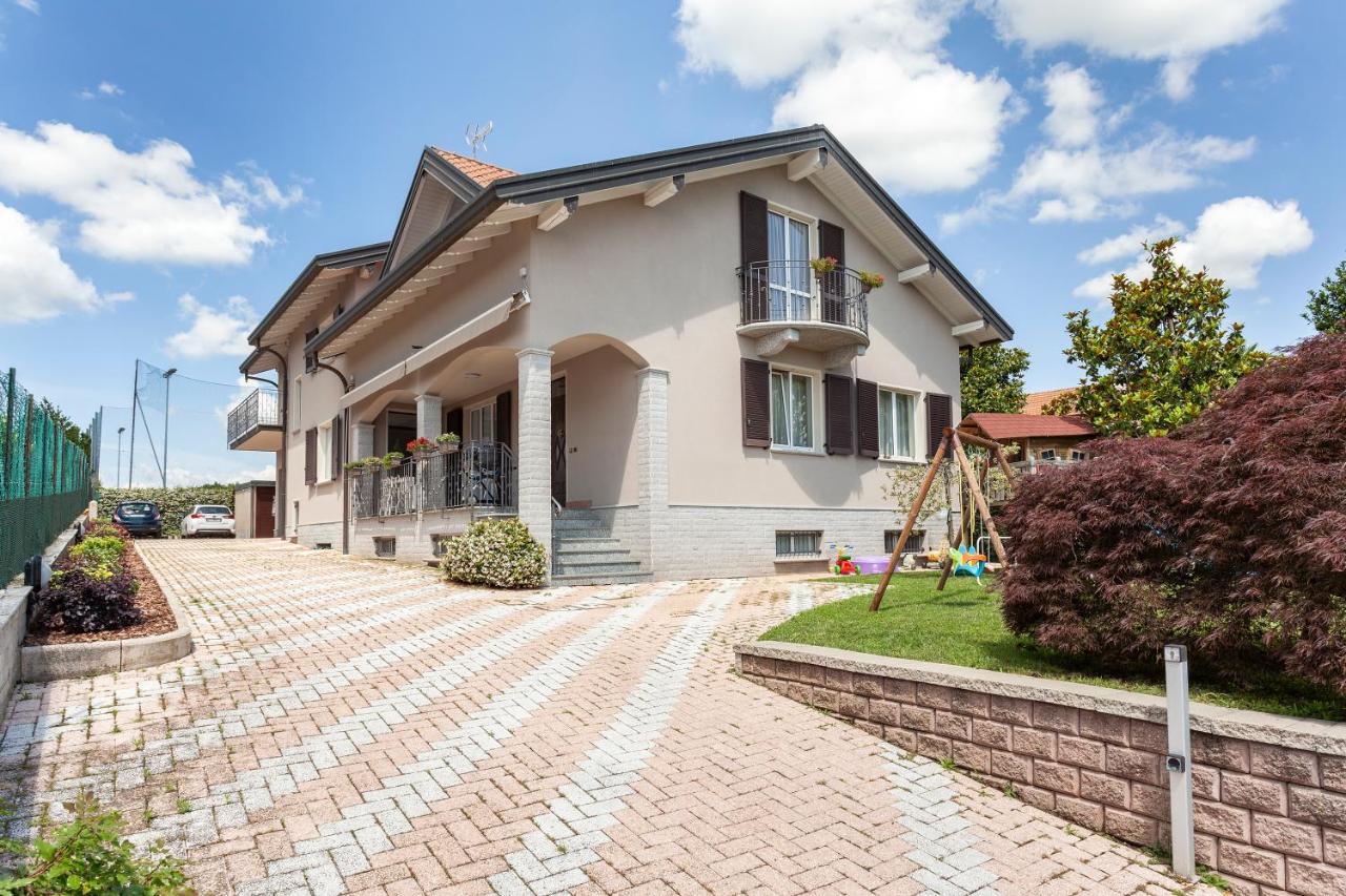 Apartment Misiadele Carnago Exterior photo